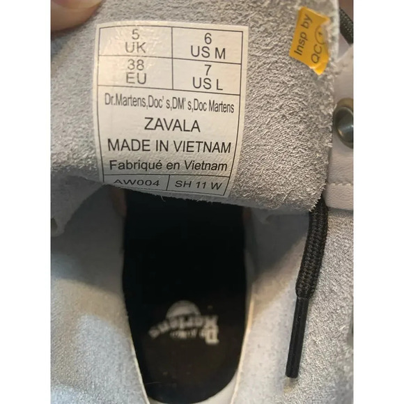 Dr. Martens Zavala Air Wair Women 6 White Leather Grunge Chunky 90s Lace Up Boot - Picture 2 of 9